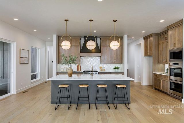 14230 N Goldfinch Ave, Boise, ID 83714