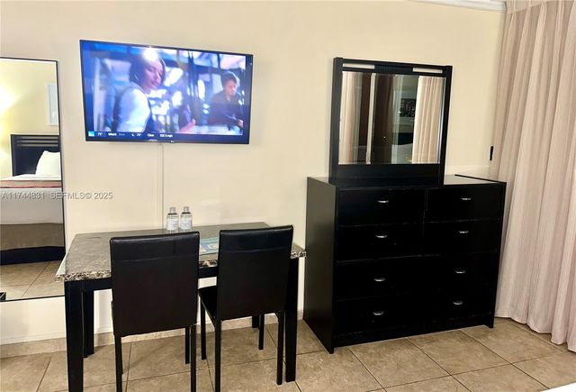 19201 Collins Avenue 435, Sunny Isles Beach, FL 33160