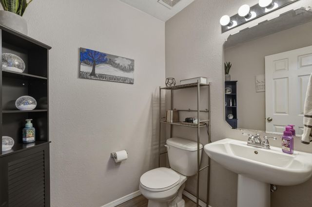 3034 Morrissey Street SW, Albuquerque, NM 87121