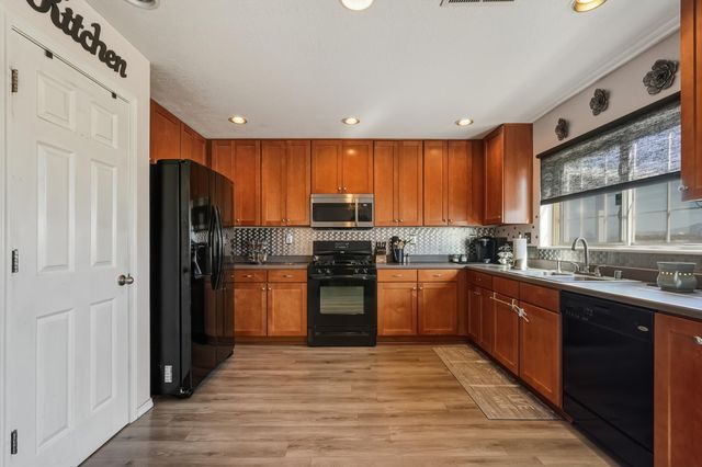 3034 Morrissey Street SW, Albuquerque, NM 87121