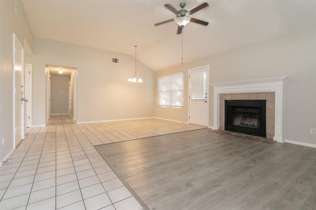420 Sailmaster ST B, Lakeway, TX 78734
