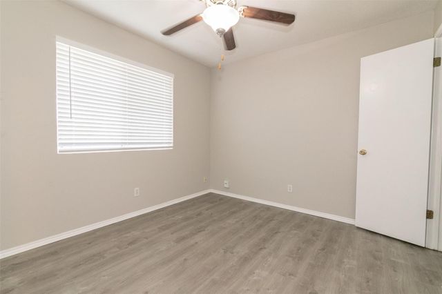 420 Sailmaster ST B, Lakeway, TX 78734
