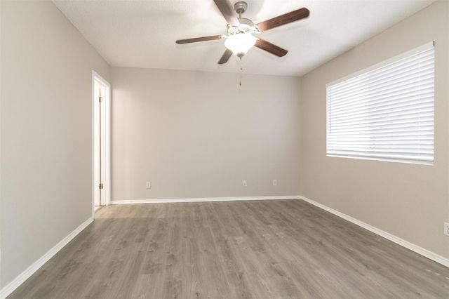 420 Sailmaster ST B, Lakeway, TX 78734