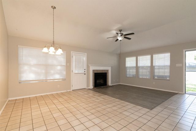 420 Sailmaster ST B, Lakeway, TX 78734