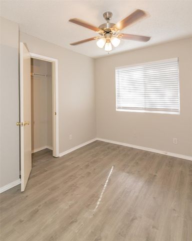 420 Sailmaster ST B, Lakeway, TX 78734
