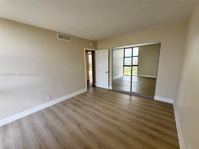 20335 W Country Club Dr 1203, Aventura, FL 33180