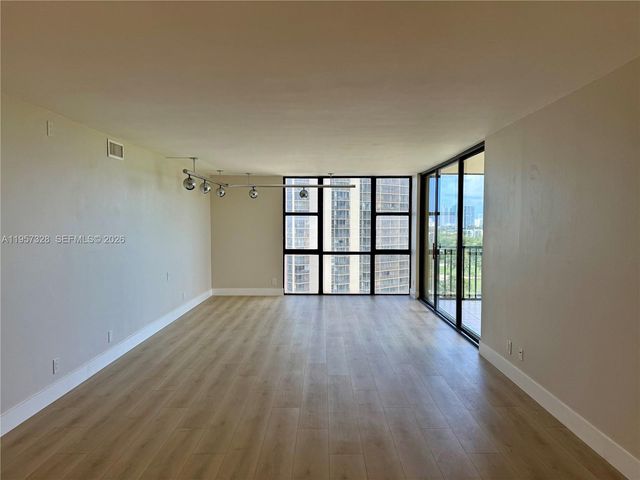 20335 W Country Club Dr 1203, Aventura, FL 33180