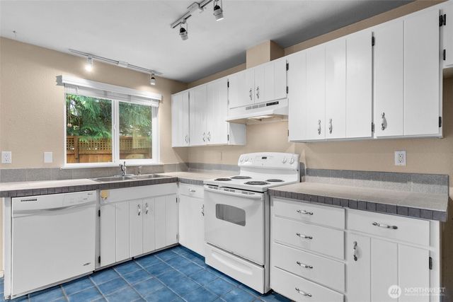1122 39th Court SE, Tumwater, WA 98501