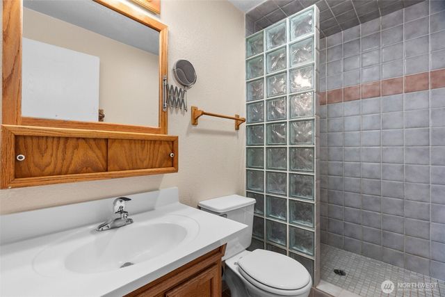 1122 39th Court SE, Tumwater, WA 98501