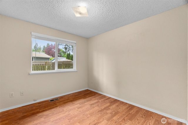 1122 39th Court SE, Tumwater, WA 98501