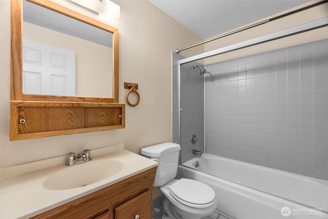 1122 39th Court SE, Tumwater, WA 98501