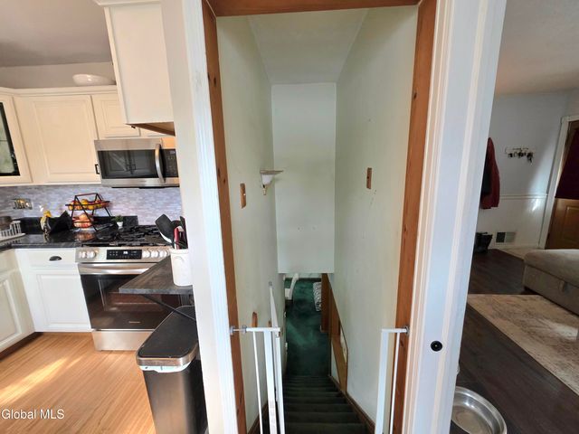 1020 6th Street, Rotterdam, NY 12303