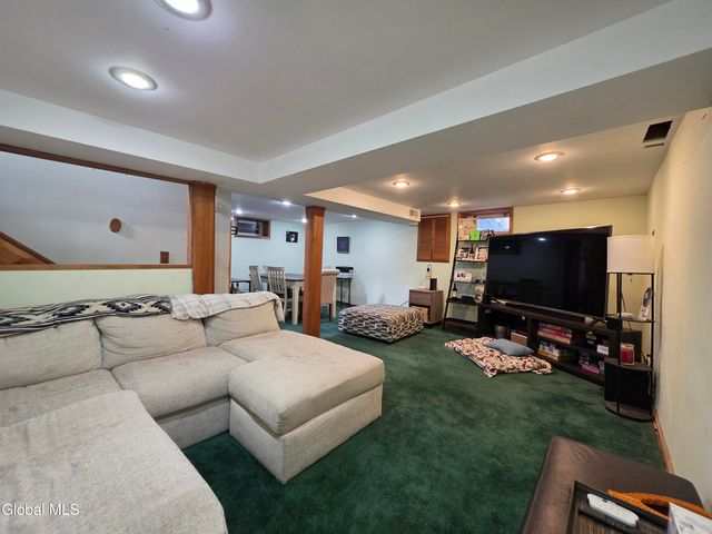 1020 6th Street, Rotterdam, NY 12303