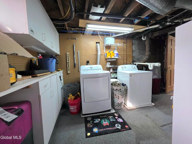 1020 6th Street, Rotterdam, NY 12303