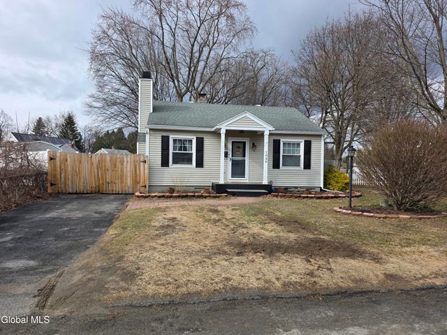 1020 6th Street, Rotterdam, NY 12303