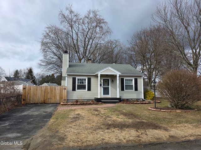 1020 6th Street, Rotterdam, NY 12303