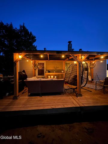 1020 6th Street, Rotterdam, NY 12303