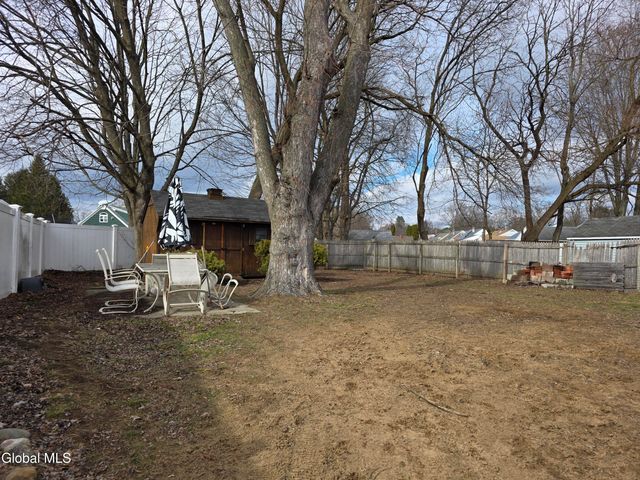 1020 6th Street, Rotterdam, NY 12303