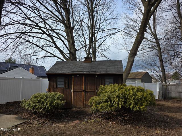 1020 6th Street, Rotterdam, NY 12303