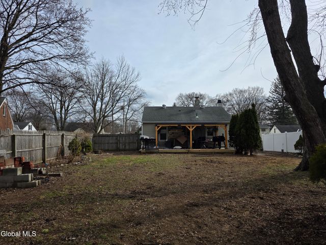 1020 6th Street, Rotterdam, NY 12303