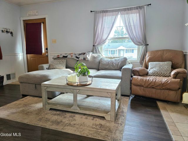 1020 6th Street, Rotterdam, NY 12303