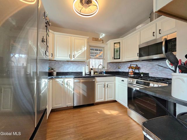 1020 6th Street, Rotterdam, NY 12303