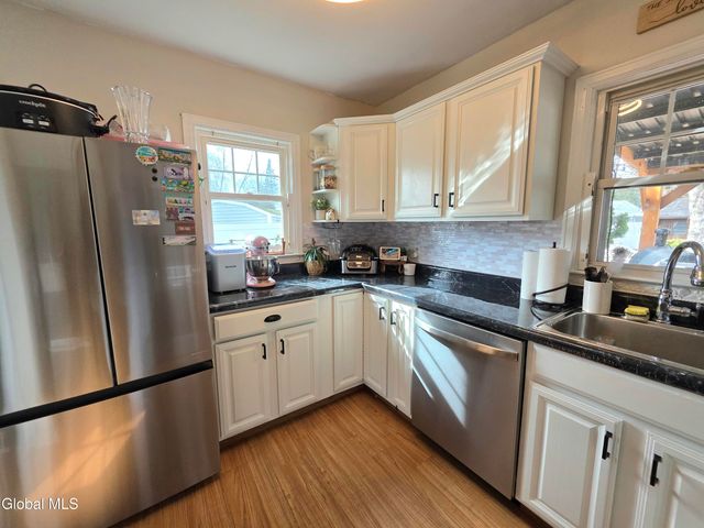 1020 6th Street, Rotterdam, NY 12303