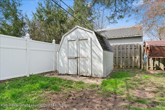 11305 Nixon Road, Grand Ledge, MI 48837