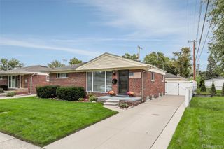 220 N Chocolay Avenue, Clawson, MI 48017