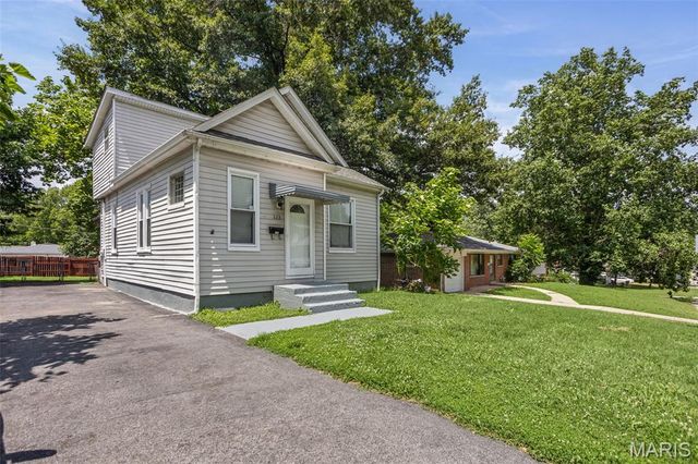 323 N 37th Street, Belleville, IL 62226