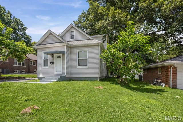 323 N 37th Street, Belleville, IL 62226