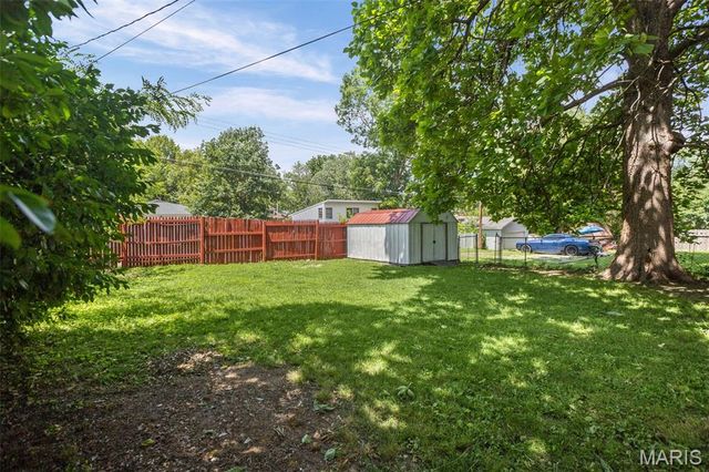 323 N 37th Street, Belleville, IL 62226