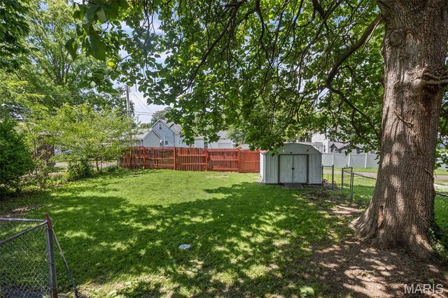 323 N 37th Street, Belleville, IL 62226