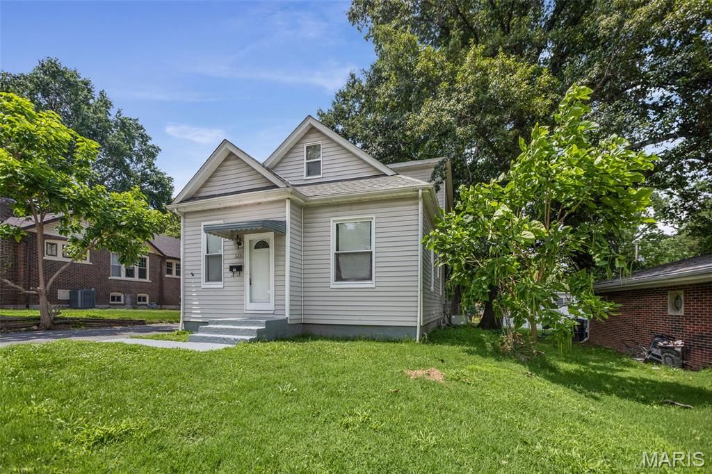 323 N 37th Street, Belleville, IL 62226