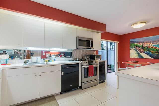 2 Eastgate Drive C, Boynton Beach, FL 33436