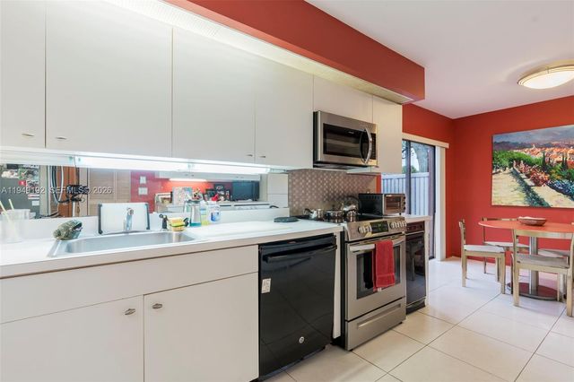 2 Eastgate Drive C, Boynton Beach, FL 33436