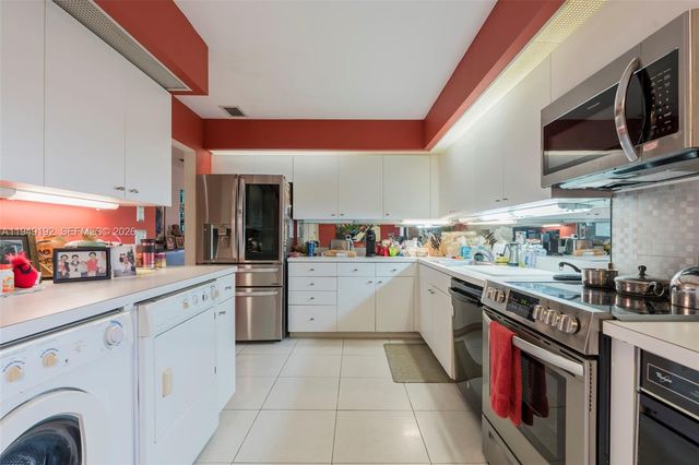 2 Eastgate Drive C, Boynton Beach, FL 33436