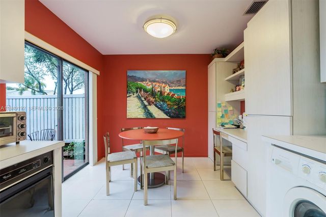 2 Eastgate Drive C, Boynton Beach, FL 33436