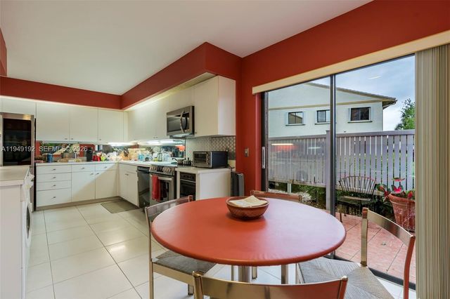 2 Eastgate Drive C, Boynton Beach, FL 33436