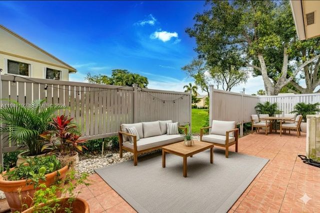 2 Eastgate Drive C, Boynton Beach, FL 33436