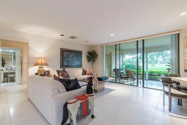 2 Eastgate Drive C, Boynton Beach, FL 33436