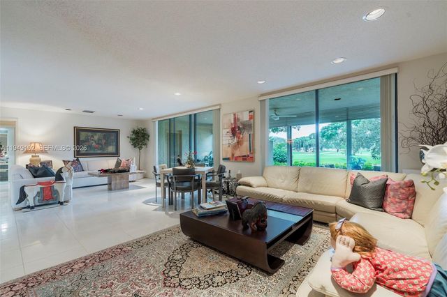 2 Eastgate Drive C, Boynton Beach, FL 33436