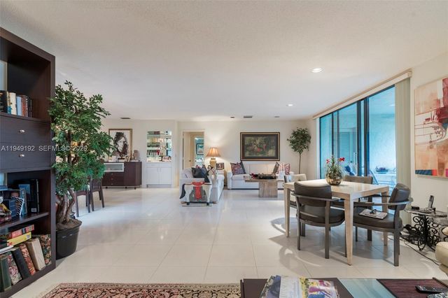 2 Eastgate Drive C, Boynton Beach, FL 33436
