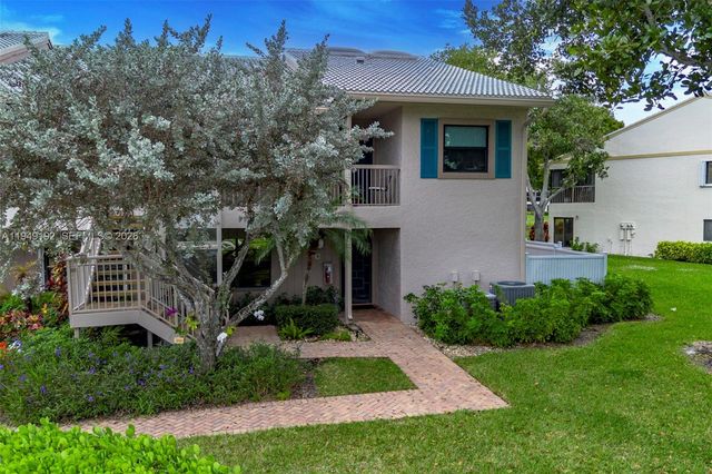 2 Eastgate Drive C, Boynton Beach, FL 33436
