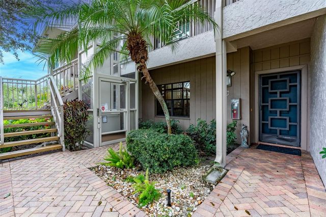 2 Eastgate Drive C, Boynton Beach, FL 33436