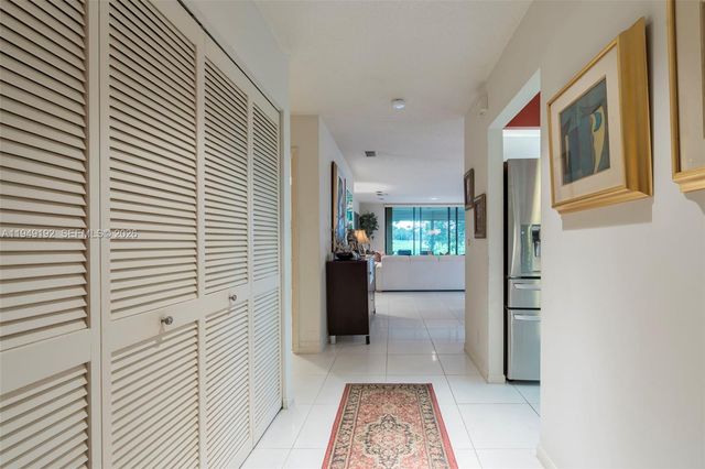 2 Eastgate Drive C, Boynton Beach, FL 33436