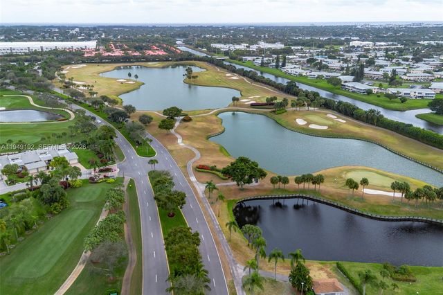 2 Eastgate Drive C, Boynton Beach, FL 33436