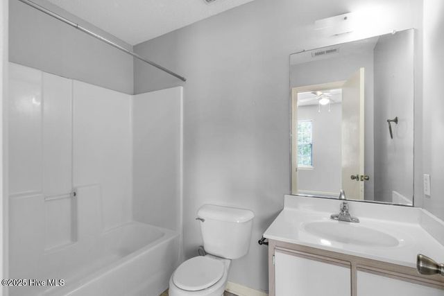 402 Meadowbrook Lane, Jacksonville, NC 28546