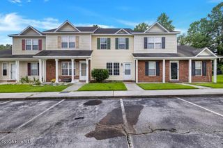 402 Meadowbrook Lane, Jacksonville, NC 28546