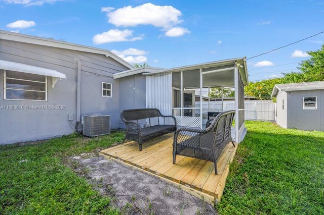 4824 SW 45th Ave, Dania Beach, FL 33314